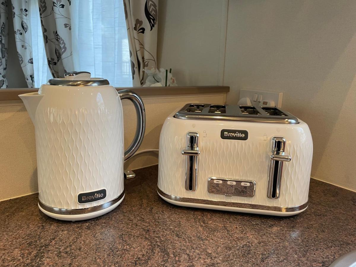 Snowdonia Holidays Caravan Hire - Aberdunant Park - 111 Silver Birch Портмадог Екстериор снимка